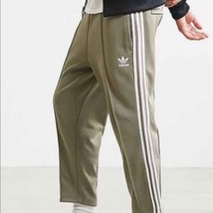 Men’s Adidas Originals cropped track pants